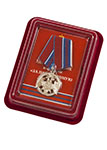 Футляр бордовый с покрытием из бархатистого флока под медаль "За проявленную доблесть" 2 степени (Росгвардии), шт.